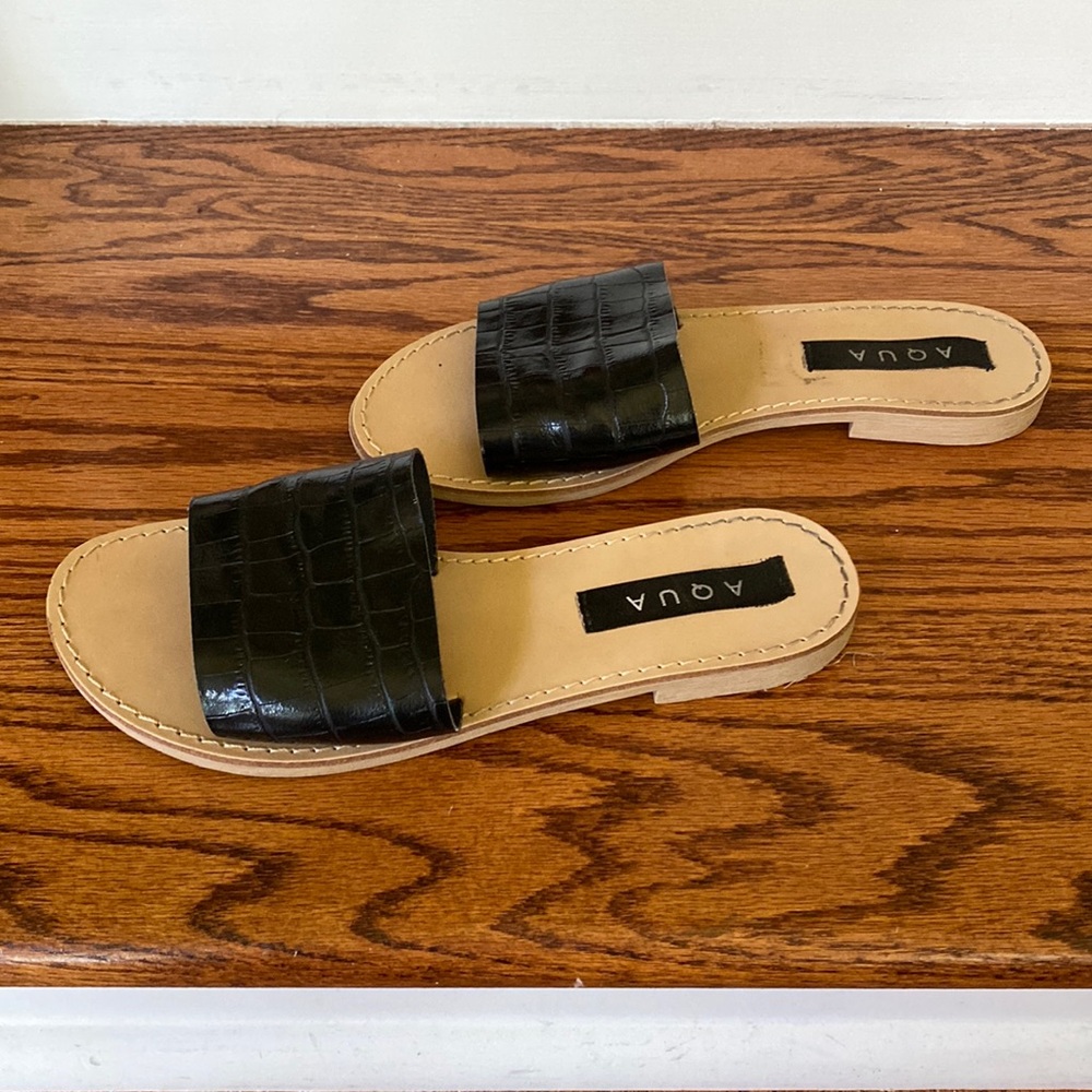 Acqua flat slides. Black croco embossed. Leather top/lining. Generous size 7.